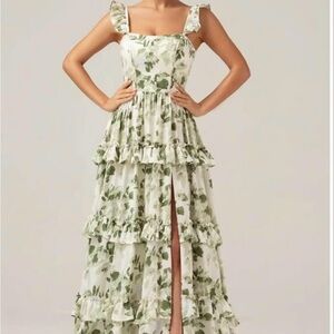 NWOT Green Floral Tiered Maxi Dress